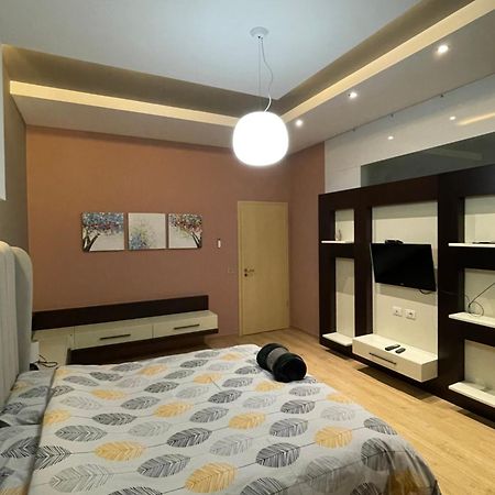 Lux Apartment Tirana Esterno foto