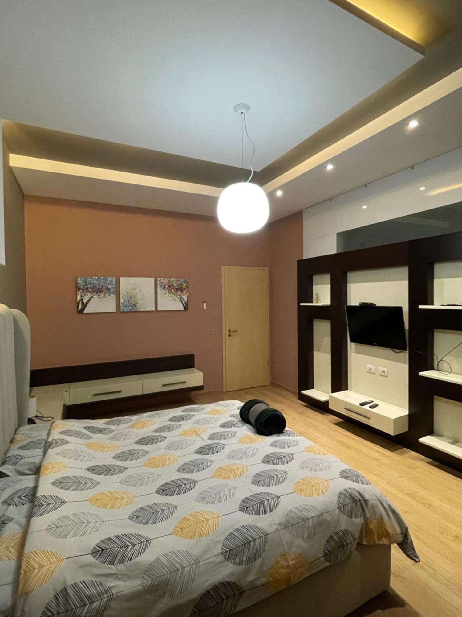 Lux Apartment Tirana Esterno foto