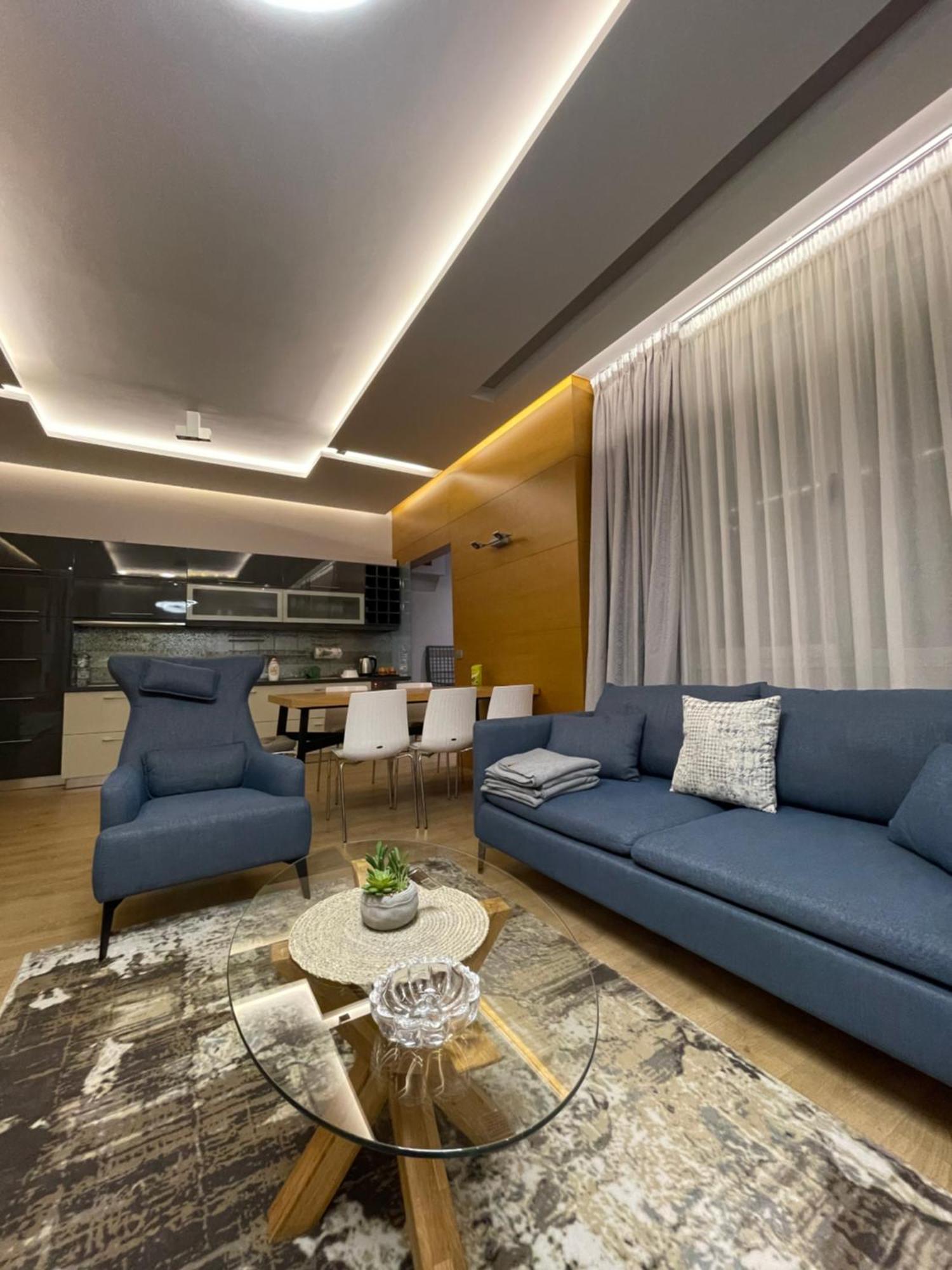 Lux Apartment Tirana Esterno foto