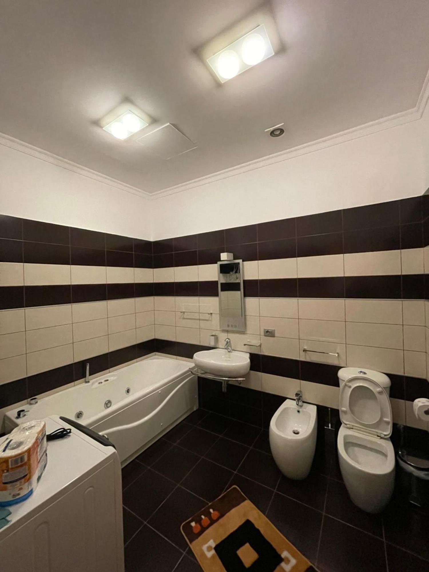 Lux Apartment Tirana Esterno foto