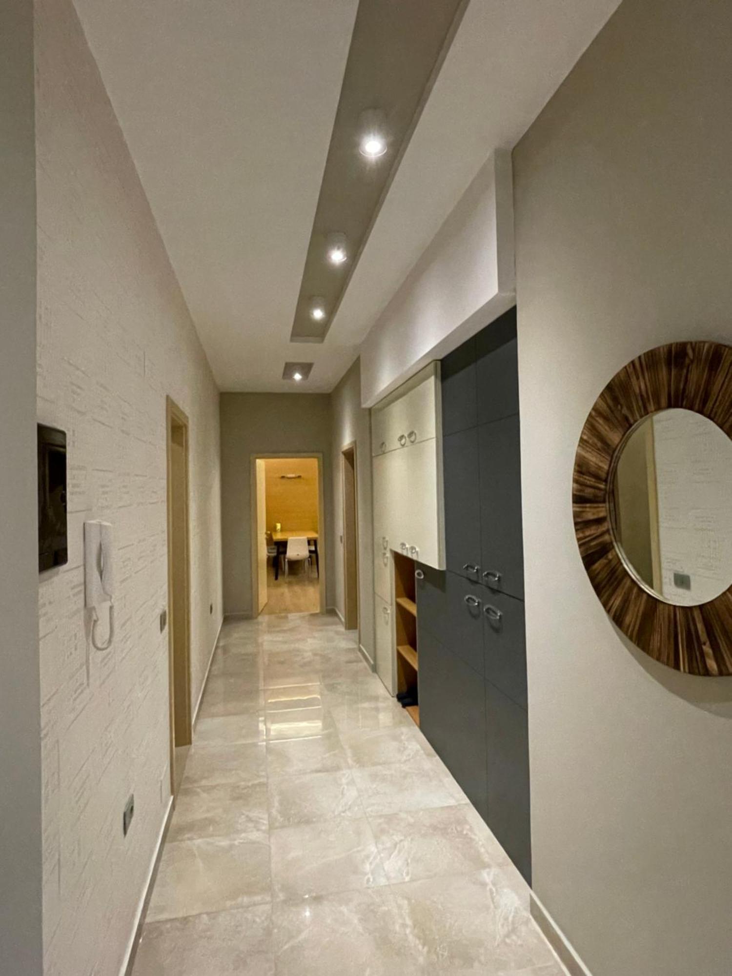 Lux Apartment Tirana Esterno foto